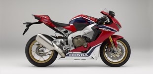 Honda CBR1000RR Fireblade SP 2017 vs Honda CBR1000RR Fireblade SP 2015